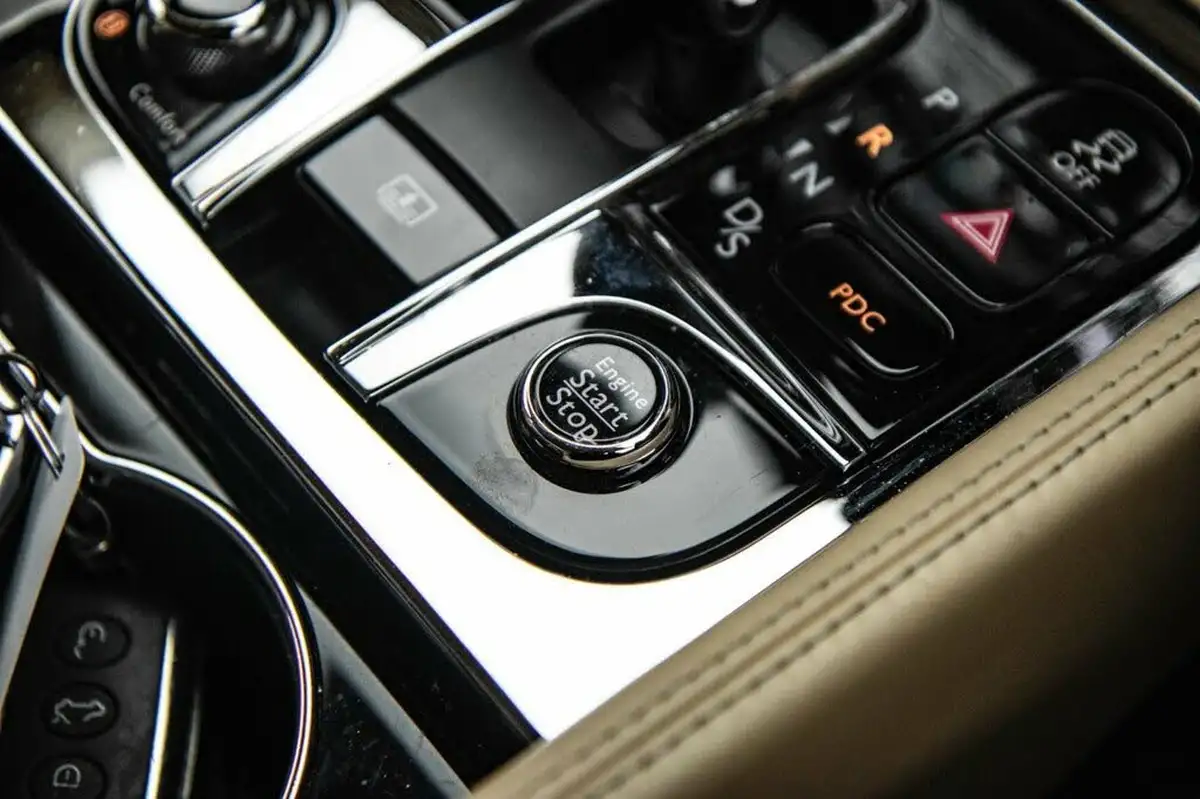 2012-bentley-mulsanne-675-big-41