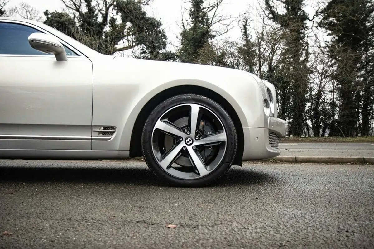 2012-bentley-mulsanne-675-big-13