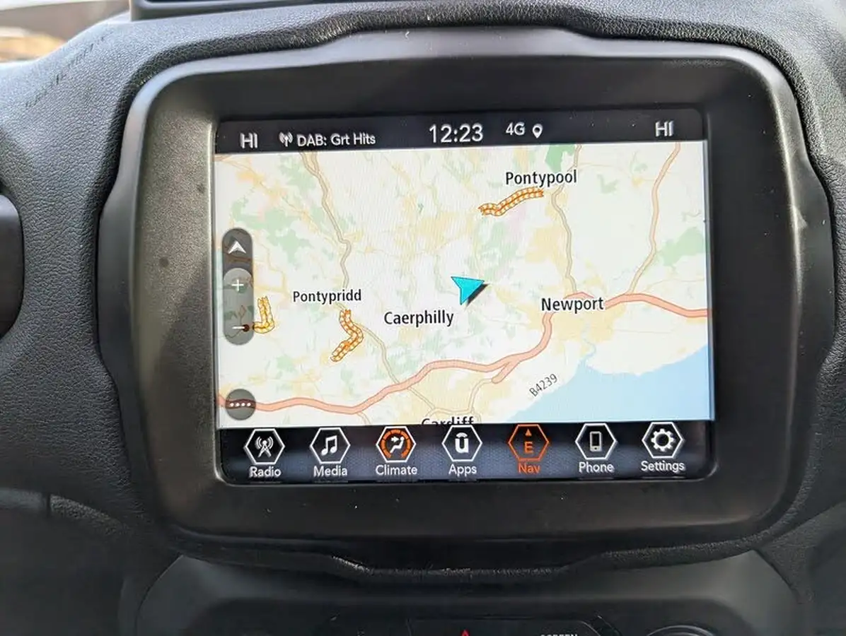 2021-jeep-renegade-13-gse-night-eagle-big-32