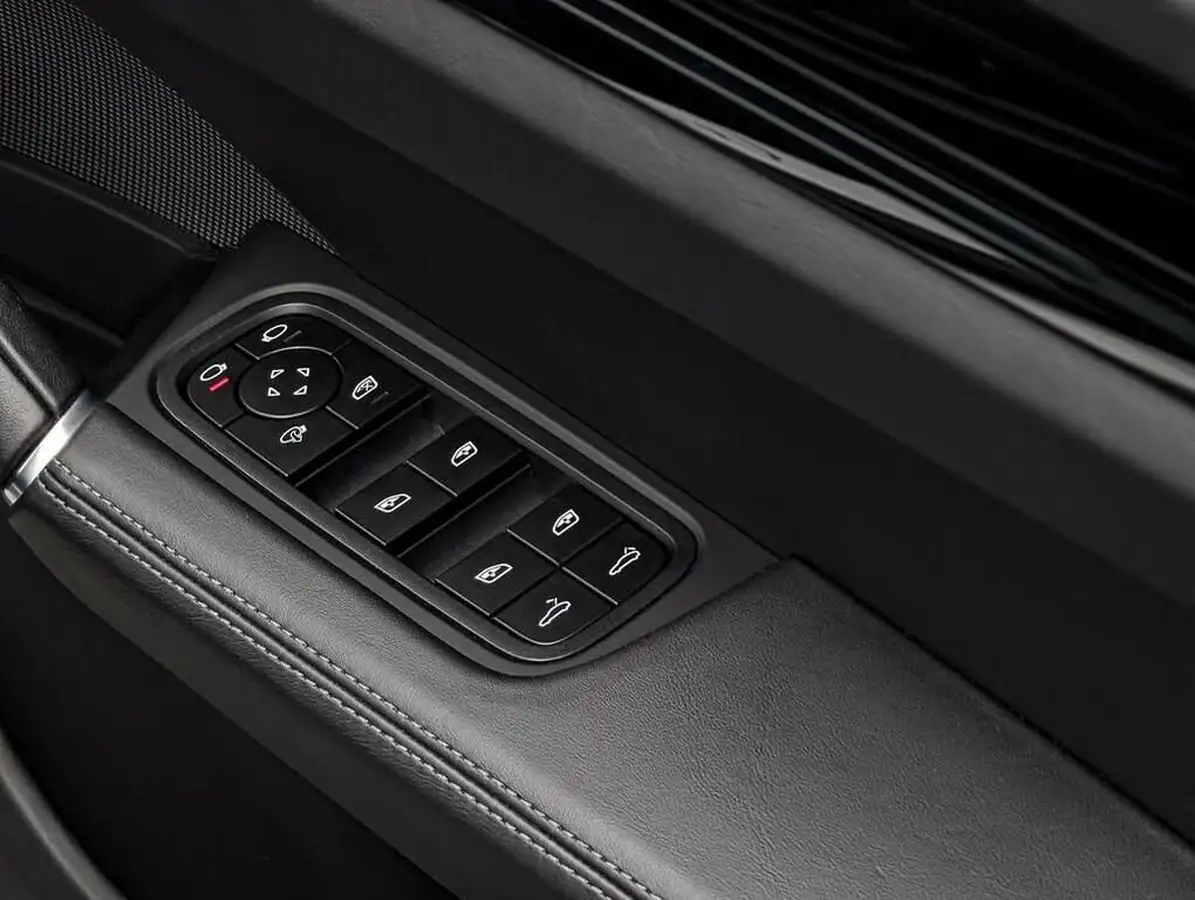 2022-porsche-cayenne-30-v6-coupe-big-25