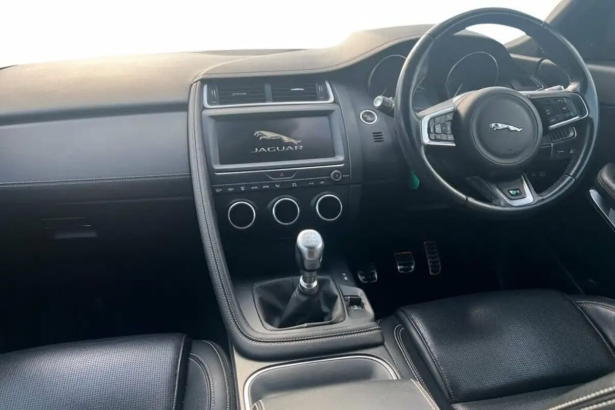 2018-jaguar-e-pace-20-i4d-r-dynamic-s-150ps-big-9