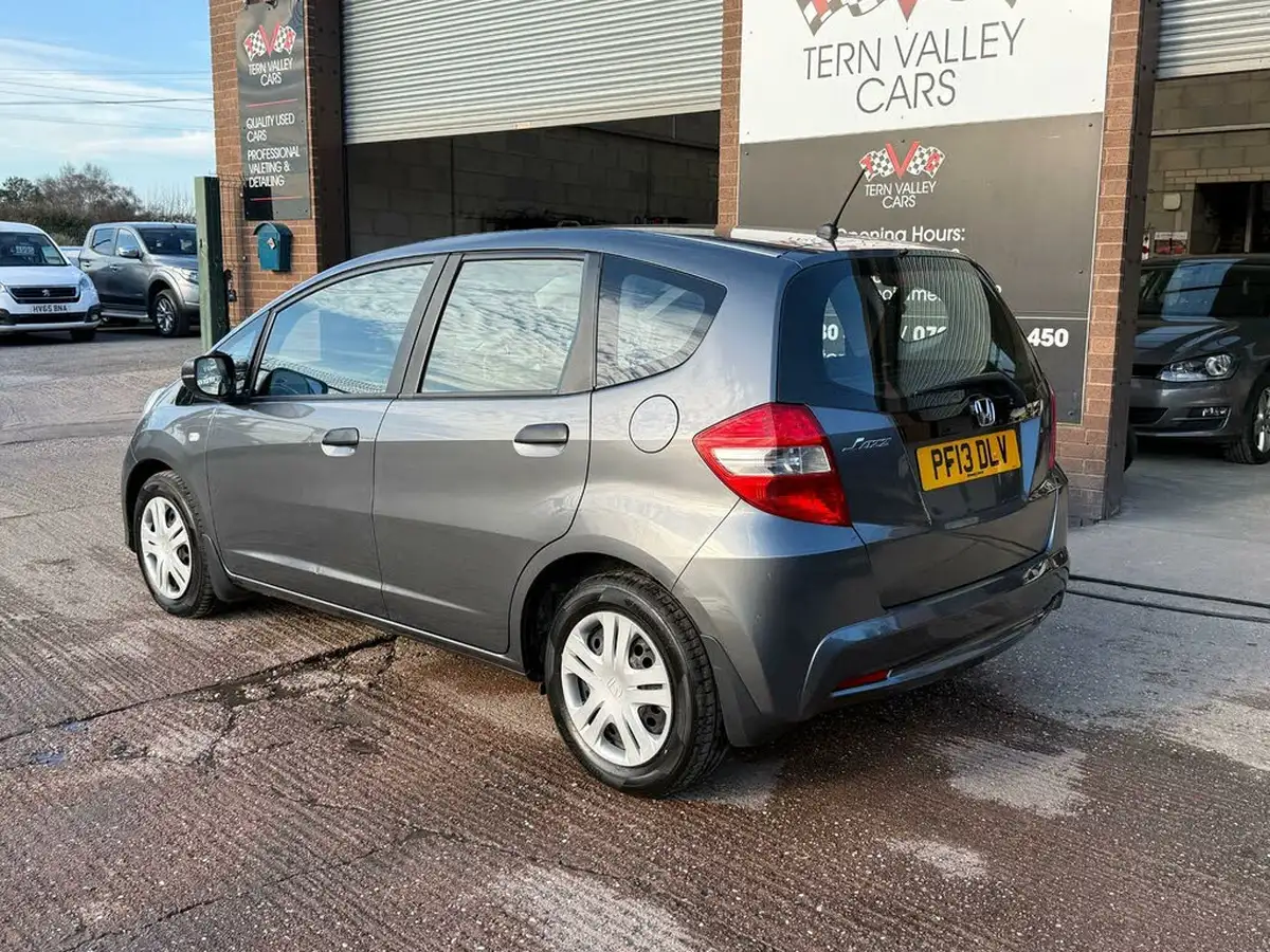 2013-honda-jazz-12-s-big-22
