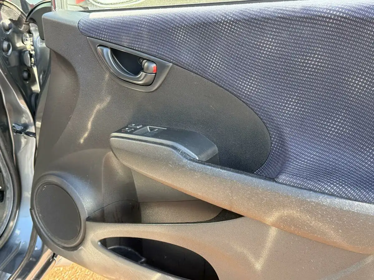 2013-honda-jazz-12-s-big-70