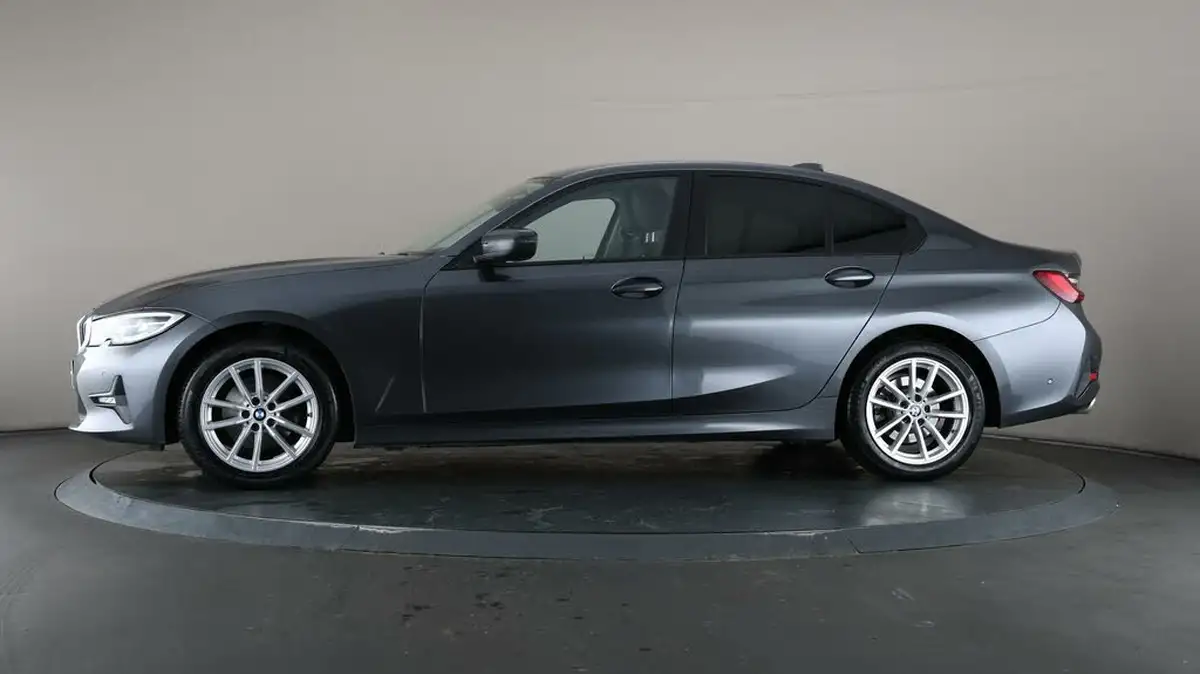 2019-bmw-3-series-20td-320d-se-190bhp-saloon-4d-sport-auto-big-32