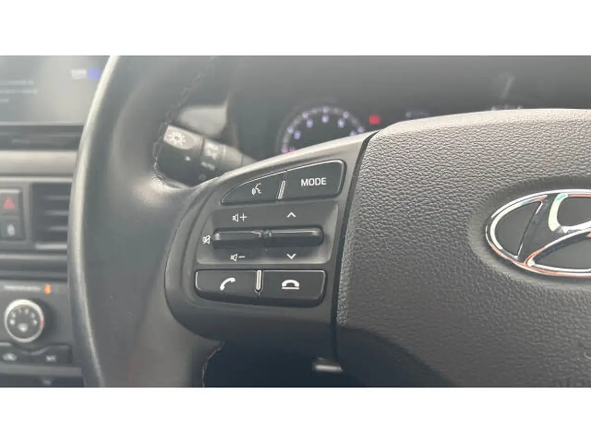 2020-hyundai-i10-10-se-connect-big-31