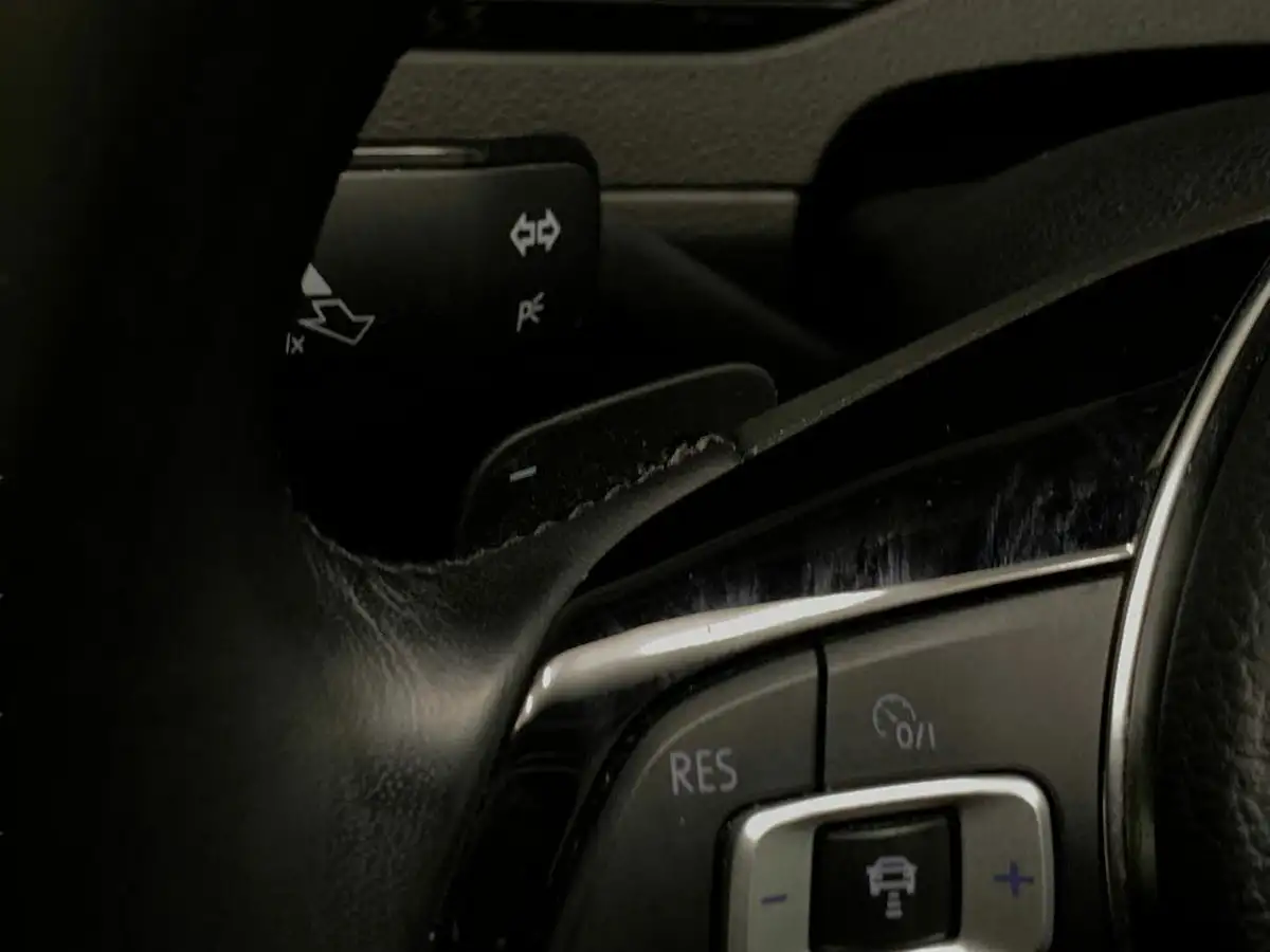2018-volkswagen-passat-20tdi-gt-150ps-scr-estate-5d-dsg-big-17
