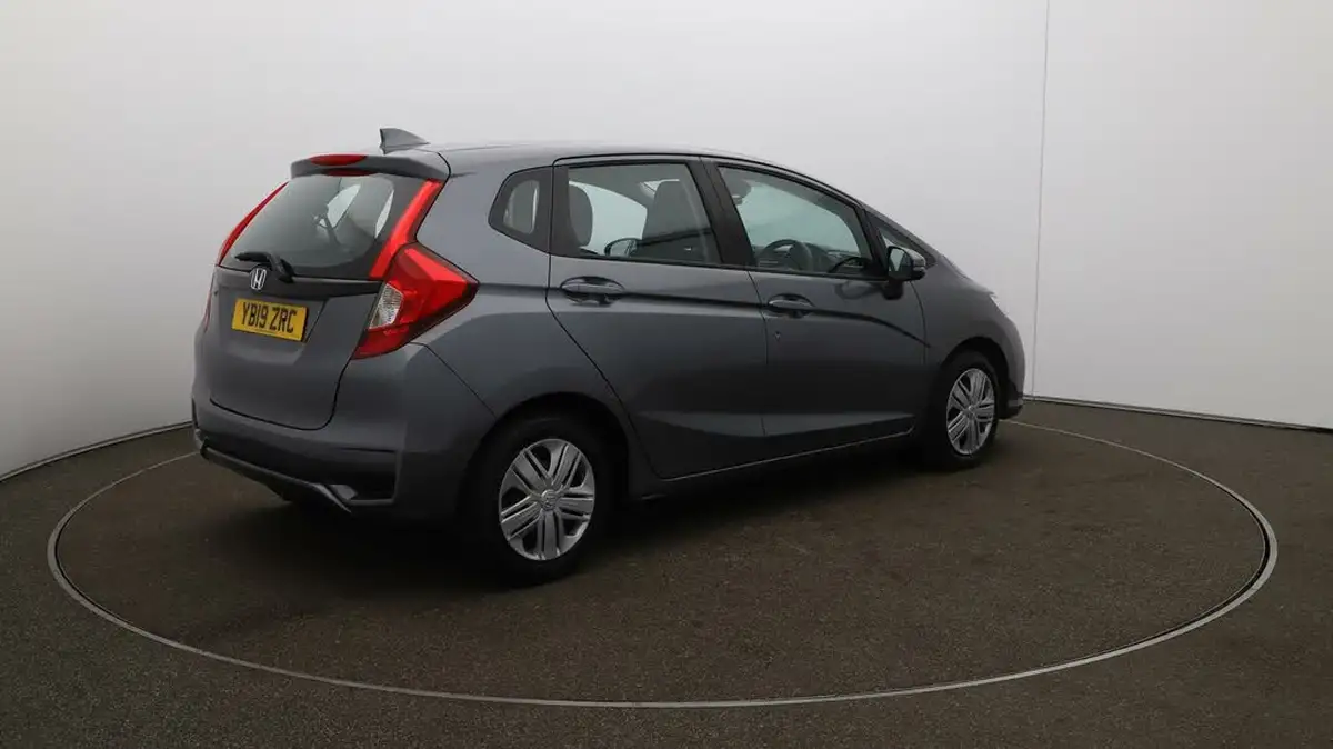 2019-honda-jazz-13-i-vtec-s-cvt-big-43
