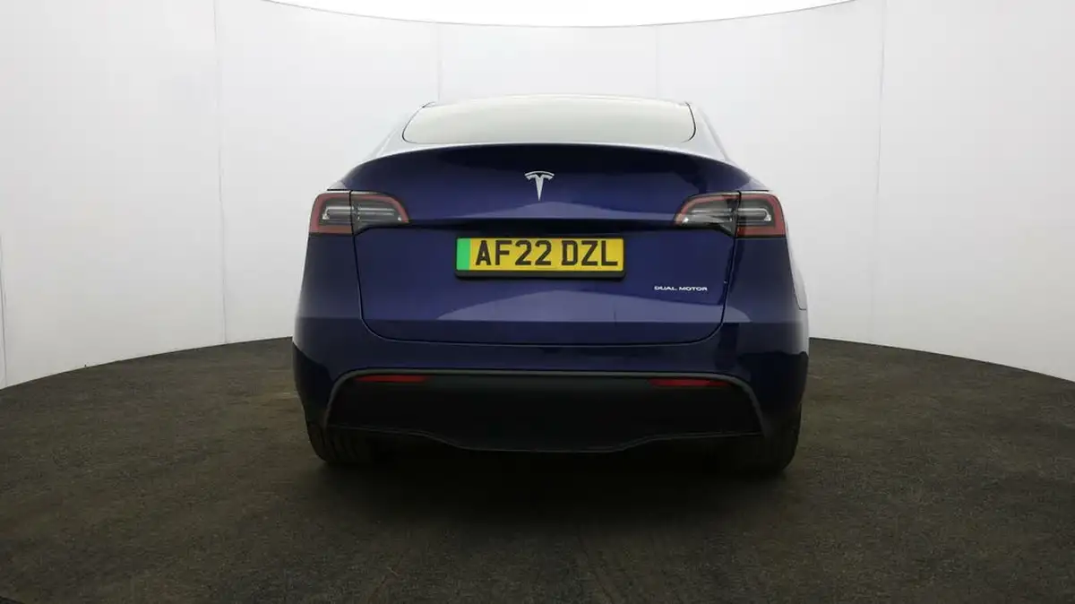 2022-tesla-model-y-e-long-range-big-63