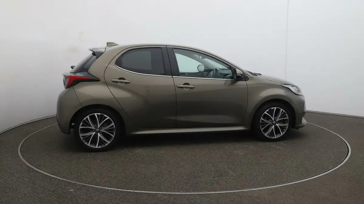 2021-toyota-yaris-15-vvt-i-excel-big-44