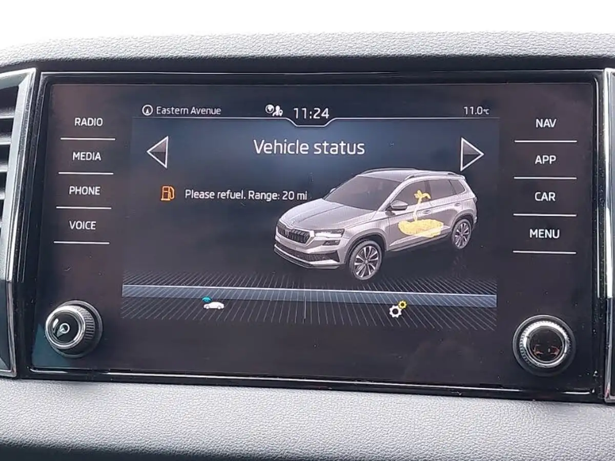 2023-skoda-karoq-10-tsi-se-drive-big-13