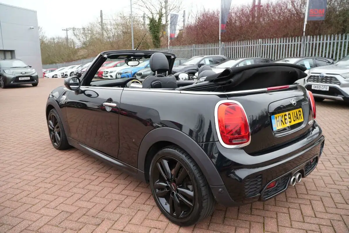 2019-mini-cooper-20-cooper-s-sport-189bhp-convertible-2d-big-5