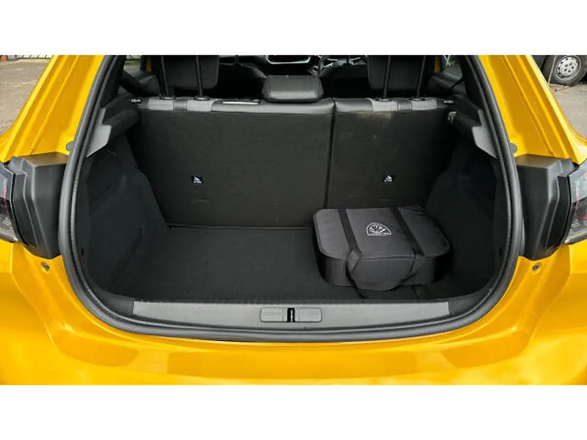 2023-peugeot-208-e-allure-premium-136bhp-big-3