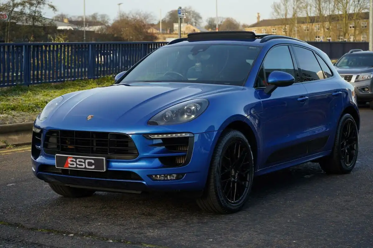2016-porsche-macan-30-gts-big-6