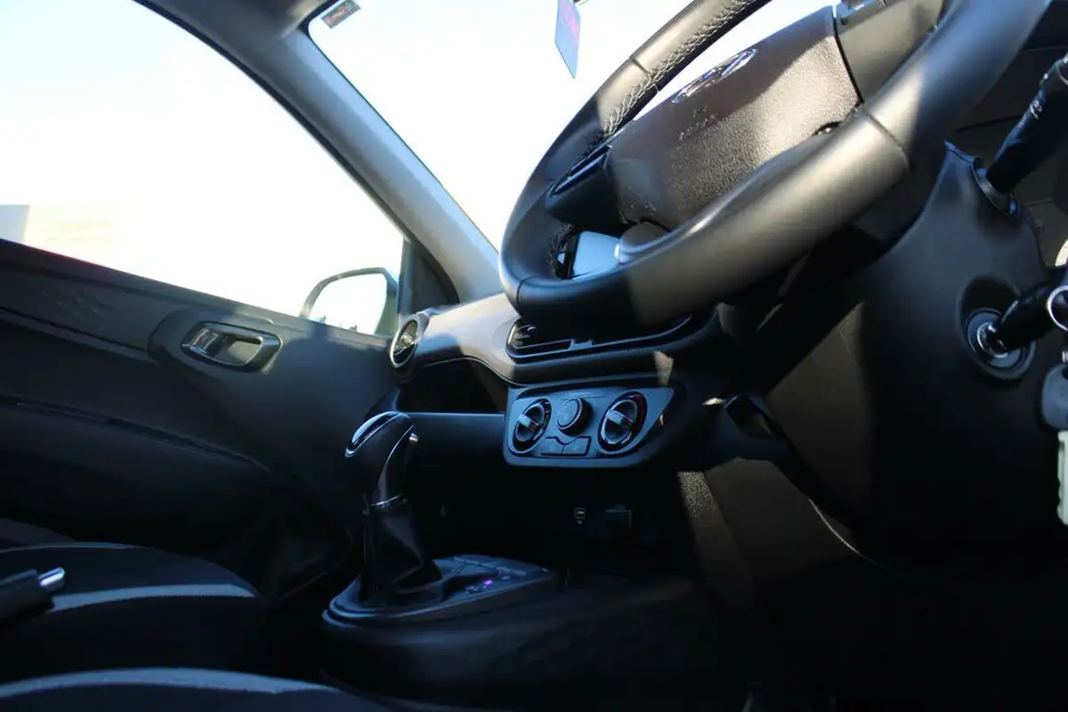 2022-hyundai-i10-12-se-connect-auto-big-33