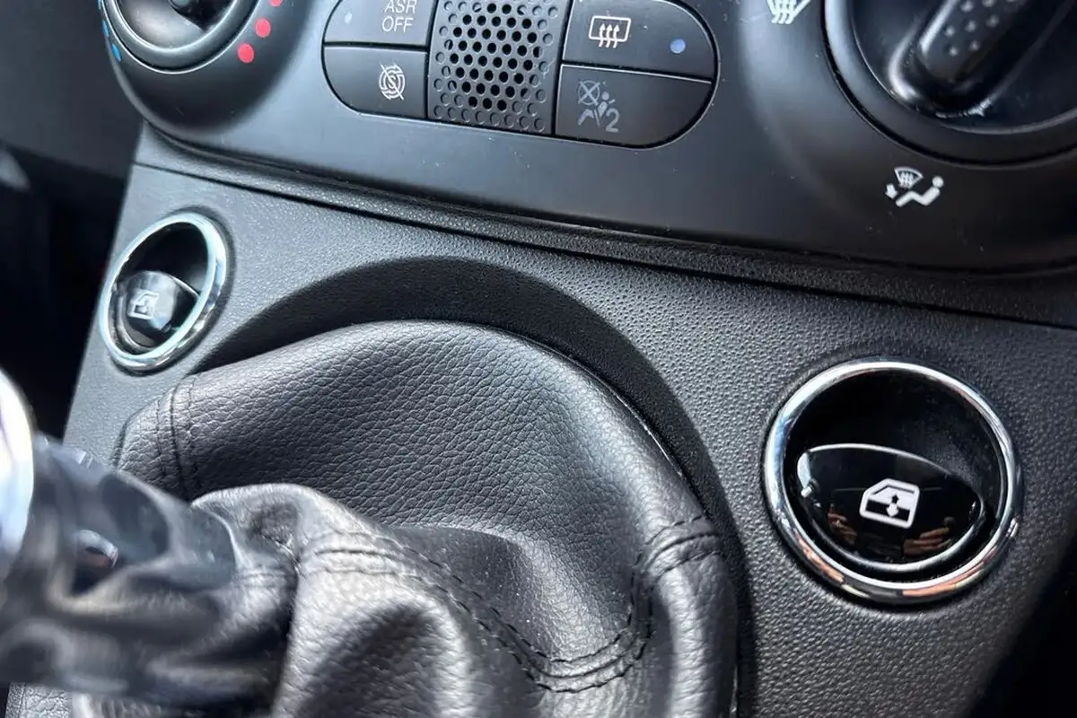 2017-fiat-500-12-s-big-29