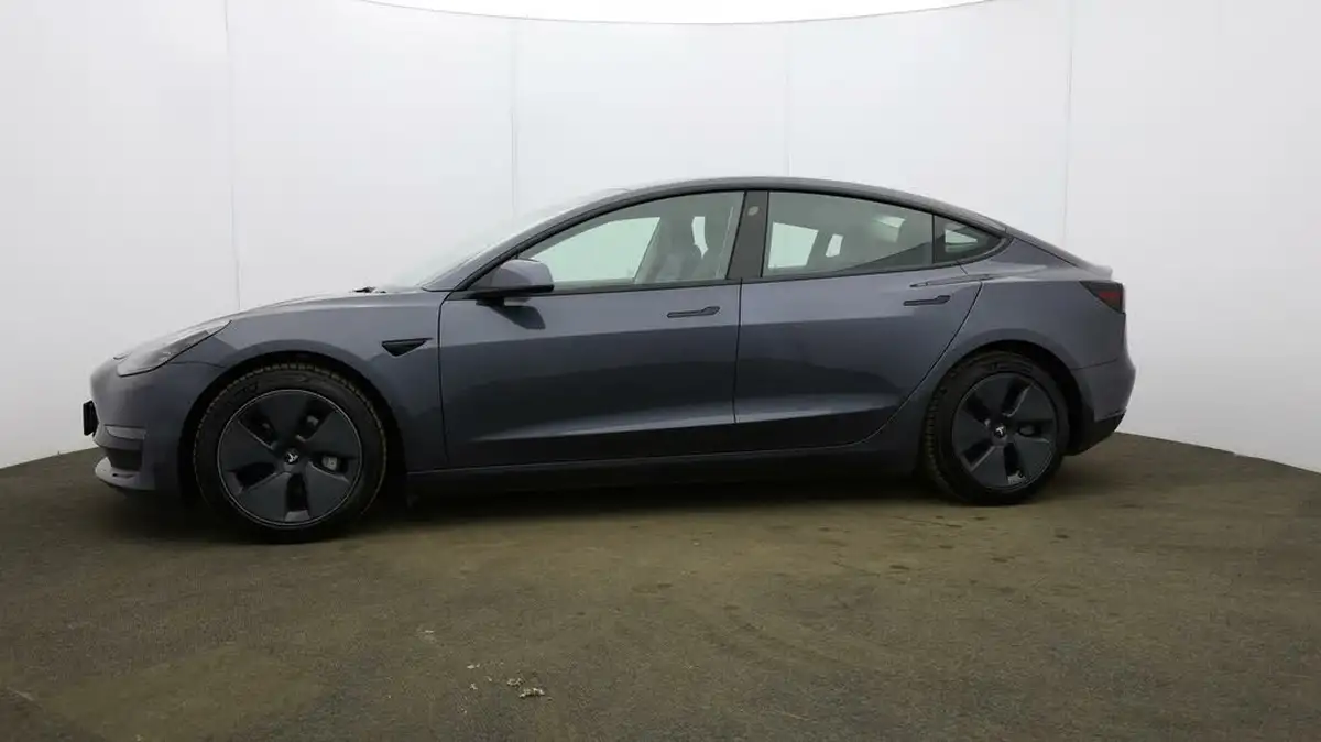 2020-tesla-model-3-e-long-range-big-26