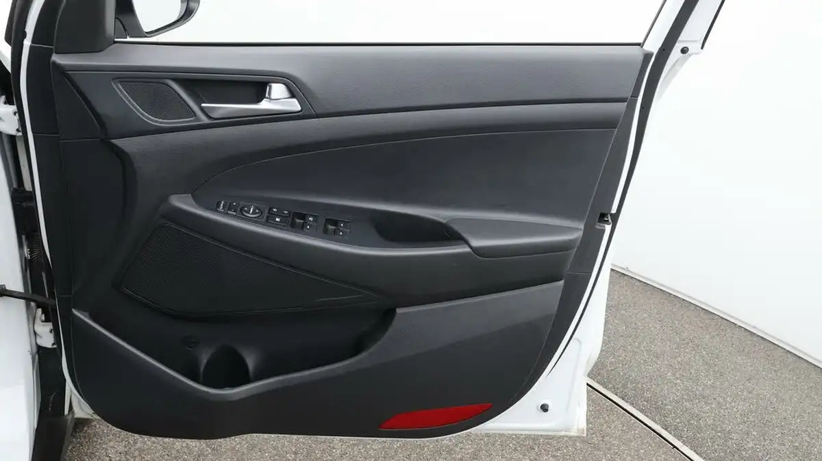 2017-hyundai-tucson-20crdi-se-nav-136ps-auto-big-15