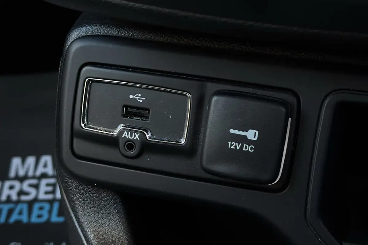 2021-jeep-renegade-10-gse-night-eagle-big-22