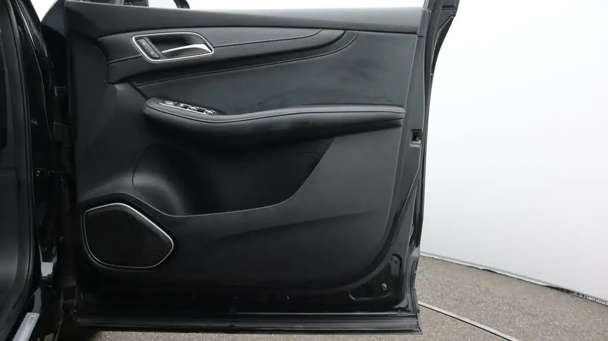 2022-mg-hs-15t-gdi-excite-162ps-big-15