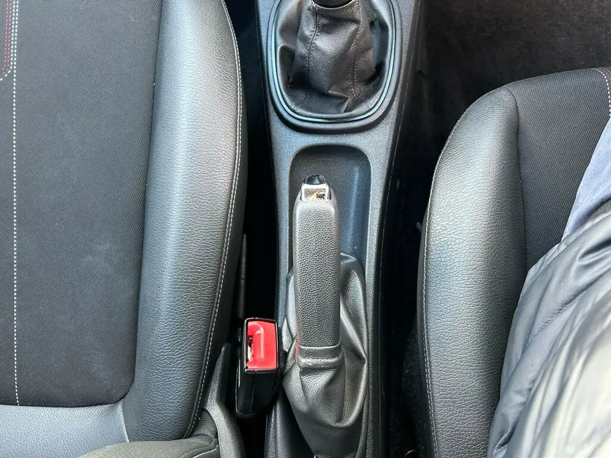 2012-vauxhall-corsa-12-active-12v-3d-big-18