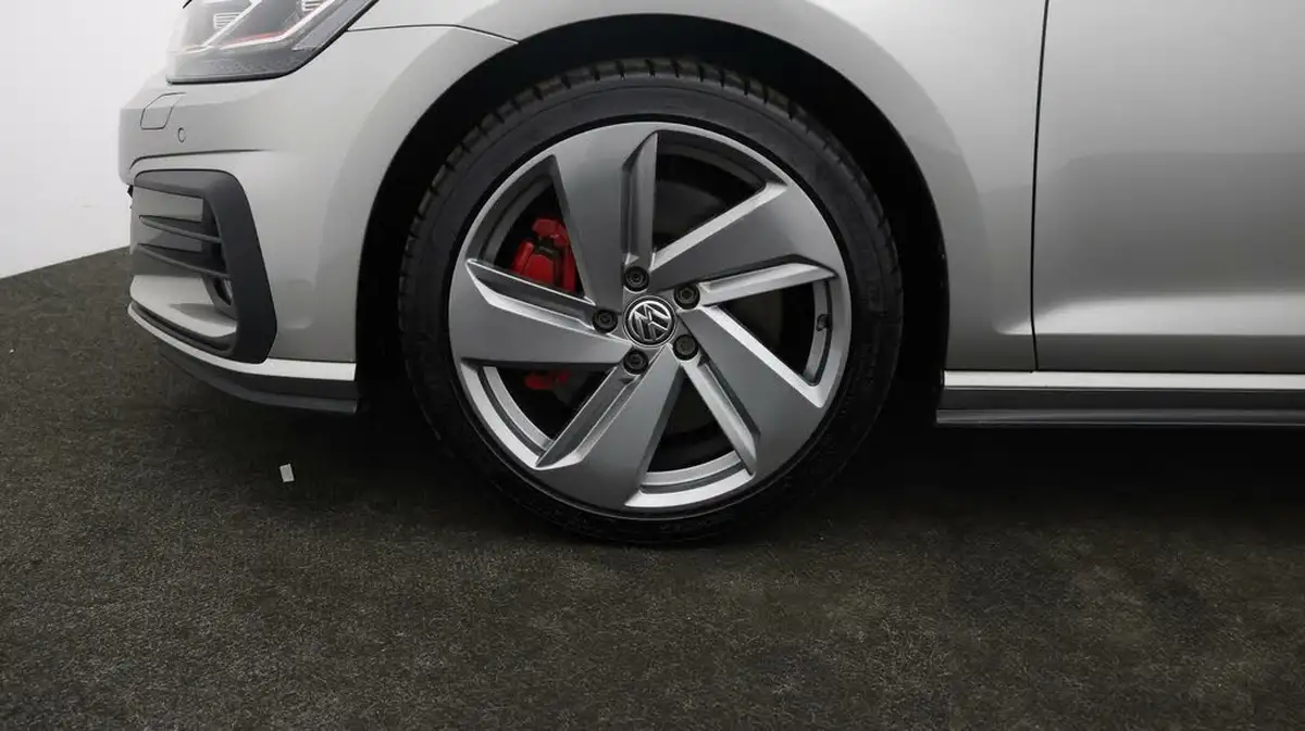 2019-volkswagen-golf-20-tsi-gti-performance-5d-big-17
