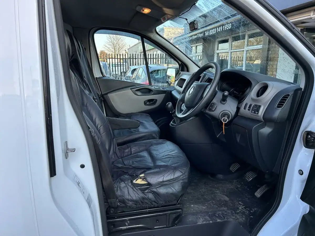 2018-renault-trafic-16dci-sl27-95-business-95-e6-panel-van-big-9