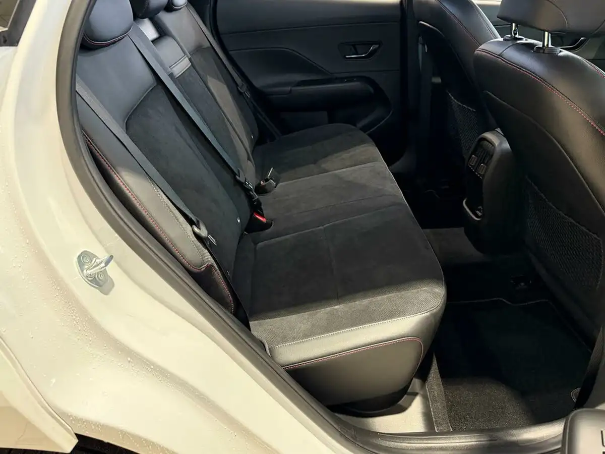 2024-hyundai-kona-16-t-gdi-n-line-s-198ps-dct-big-11