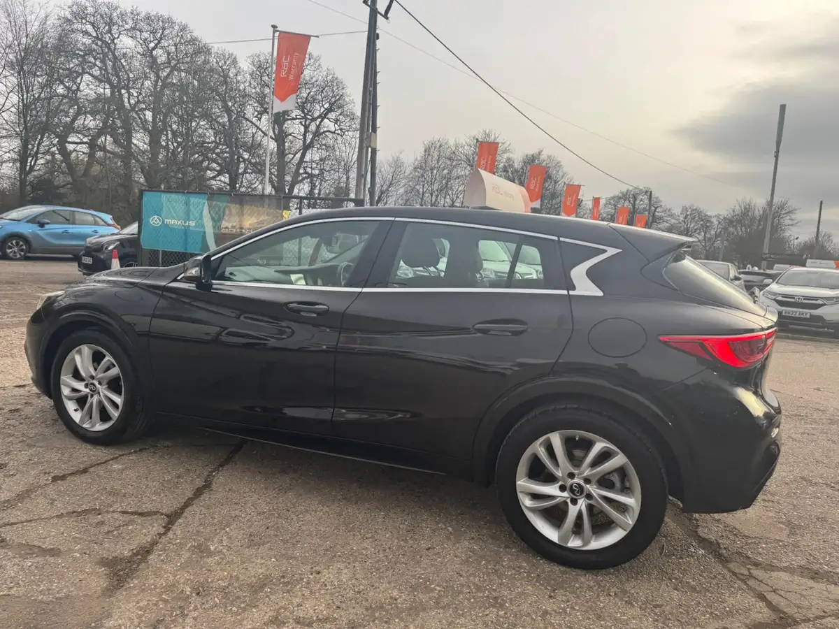 2017-infiniti-q30-16-se-122ps-business-pack-big-10