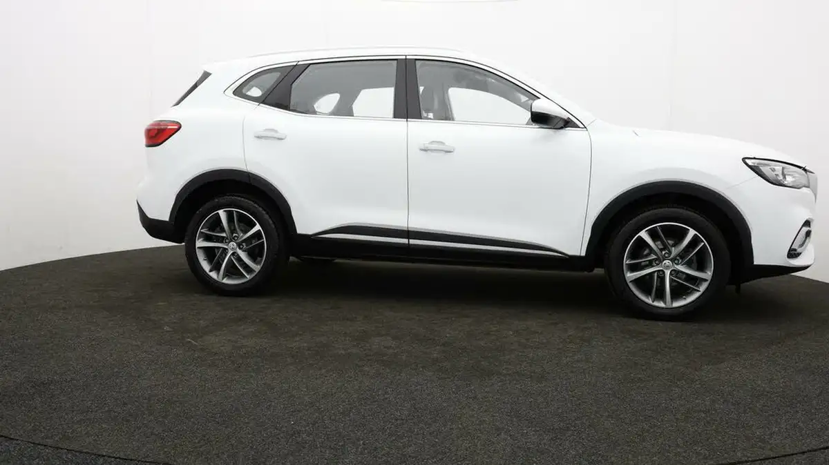 2022-mg-hs-15t-gdi-excite-162ps-dct-big-39
