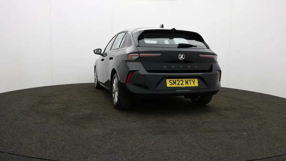 2022-vauxhall-astra-12-turbo-design-130ps-hatchback-big-23