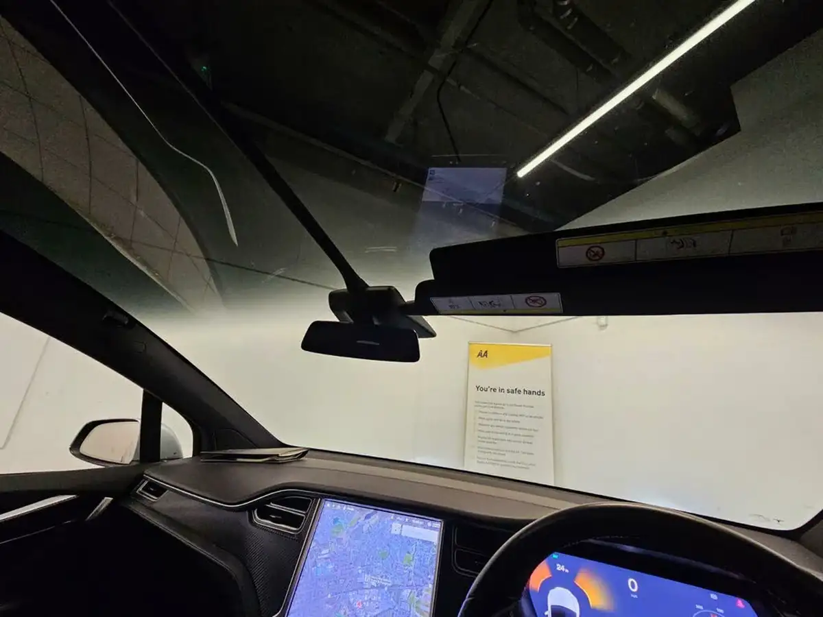 2017-tesla-model-x-e-75d-big-29
