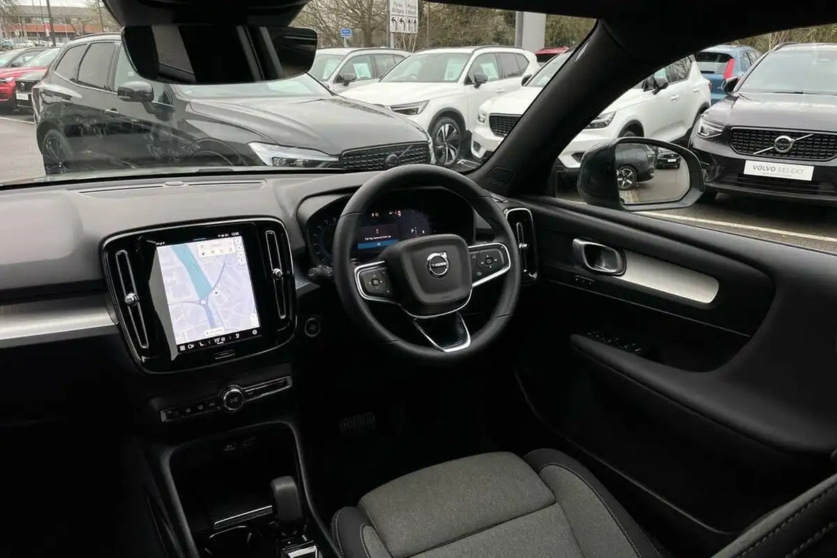 2024-volvo-xc40-20-b3-plus-big-30