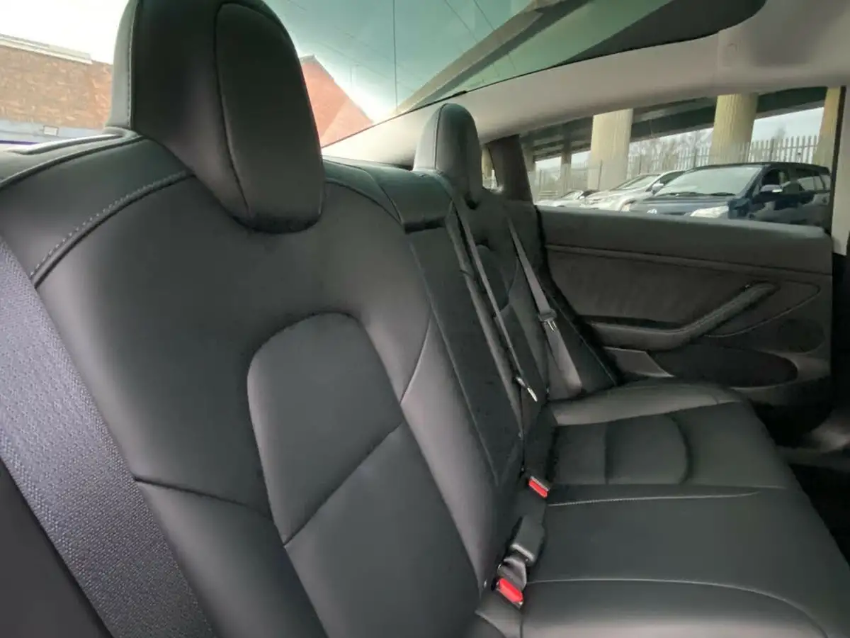 2022-tesla-model-3-e-rwd-big-22