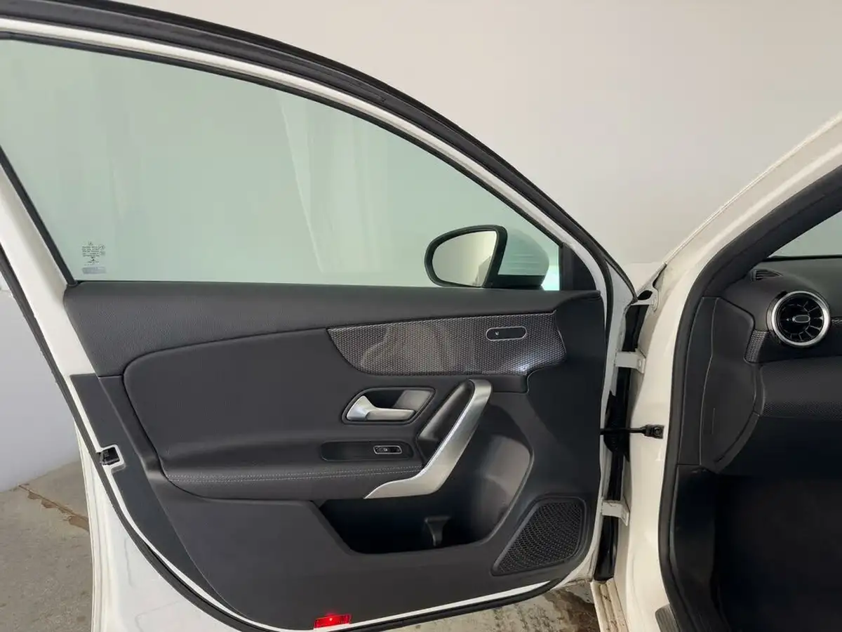 2020-mercedes-benz-a-class-15d-a180d-sport-saloon-4d-7g-dct-big-8