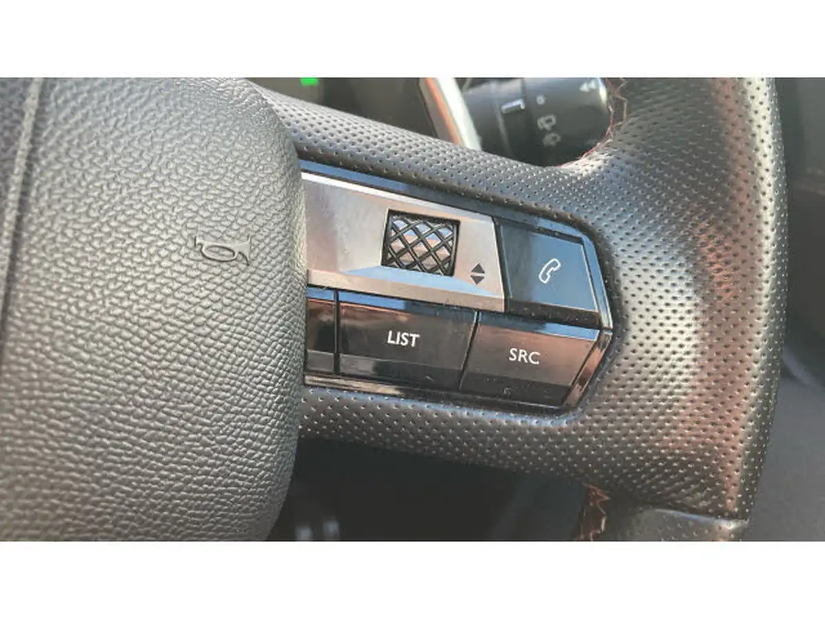 2019-ds-ds-7-crossback-16-puretech-performance-line-180ps-big-36