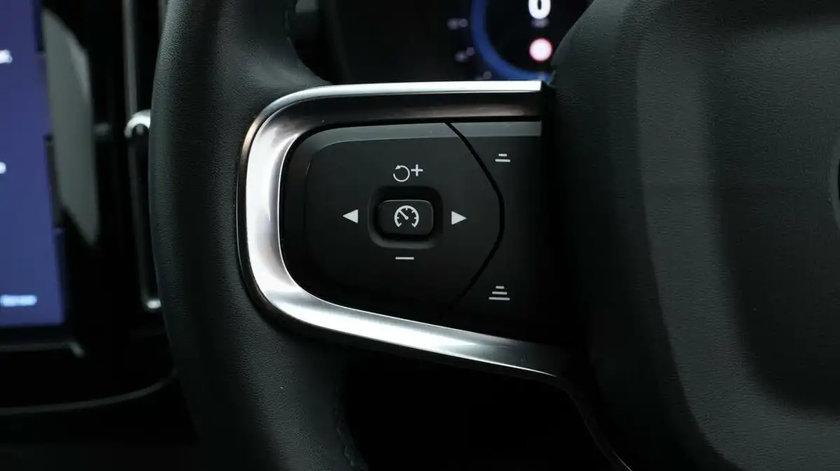 2021-volvo-xc40-e-twin-recharge-plus-big-25