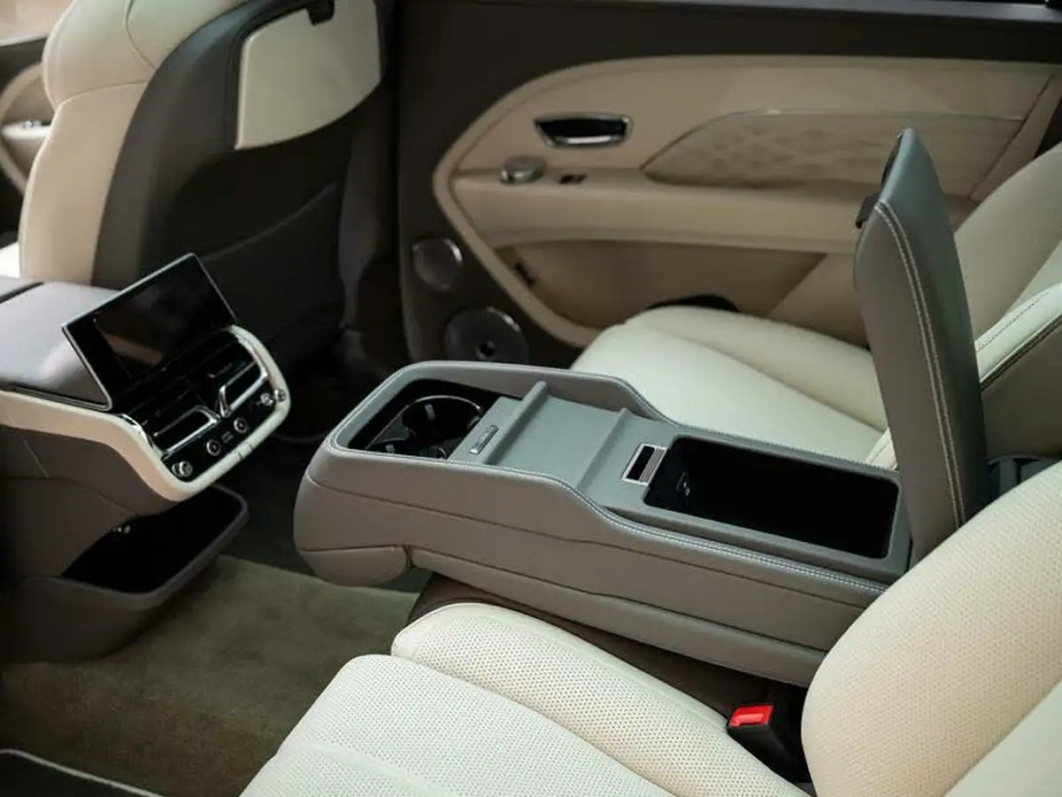 2023-bentley-bentayga-40-v8-extended-wheelbase-azure-big-28