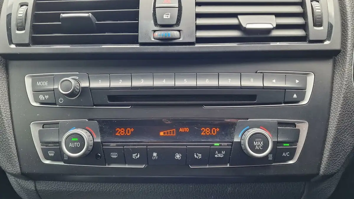 2014-bmw-1-series-20td-118d-sport-143bhp-ss-sports-hatch-3d-auto-big-17