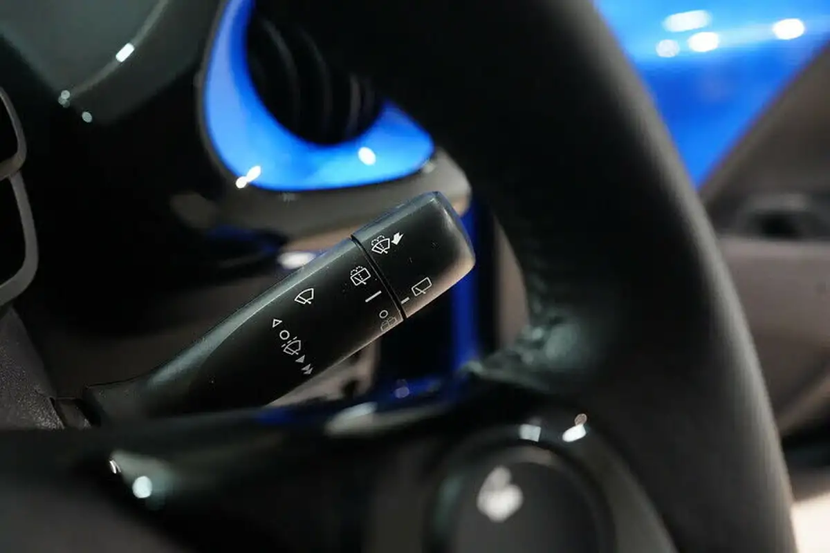 2019-peugeot-108-10-collection-hatchback-big-28