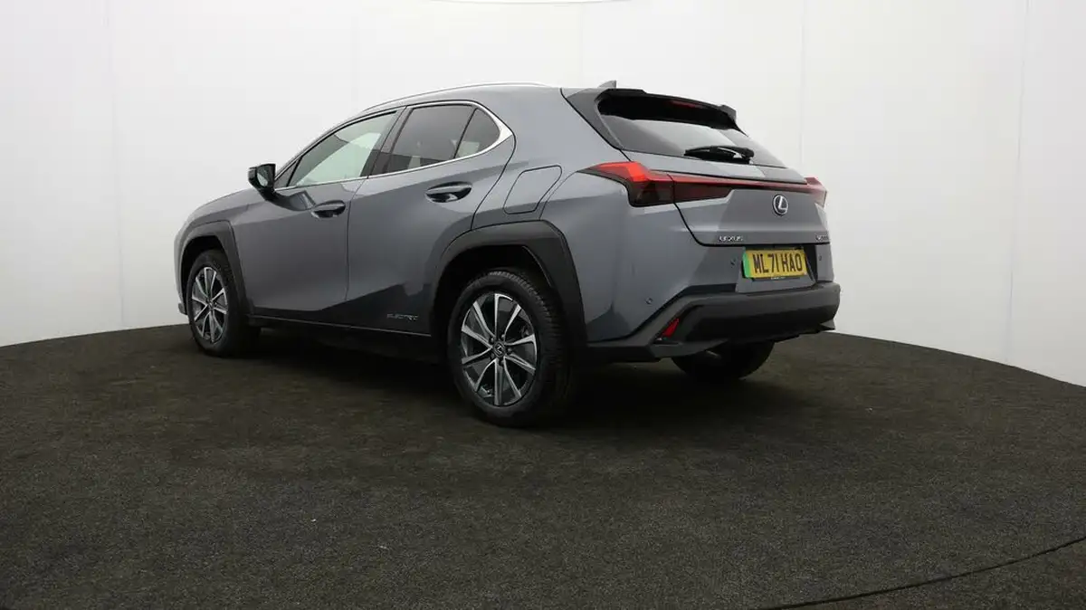 2021-lexus-ux-300e-e-ux-big-4