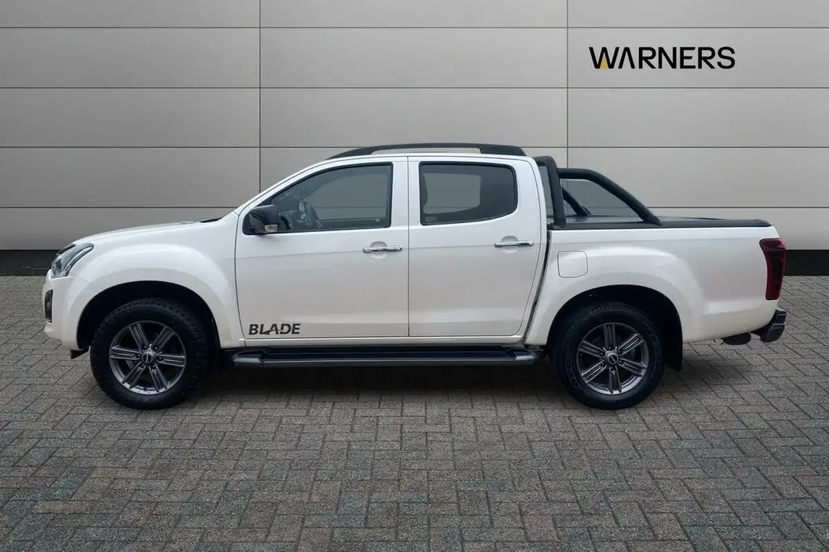 2019-isuzu-d-max-19td-blade-auto-big-4