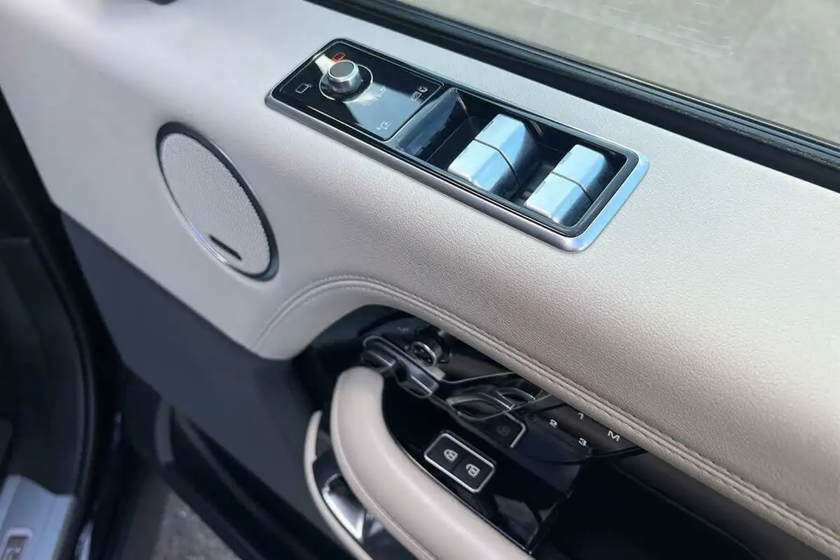 2021-land-rover-range-rover-30-d300-westminster-black-big-66