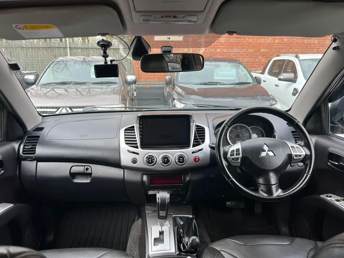 2014-mitsubishi-l200-25td-barbarian-auto-big-28