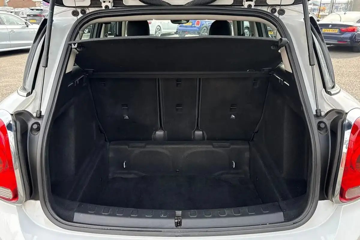 2019-mini-countryman-15-cooper-classic-big-6