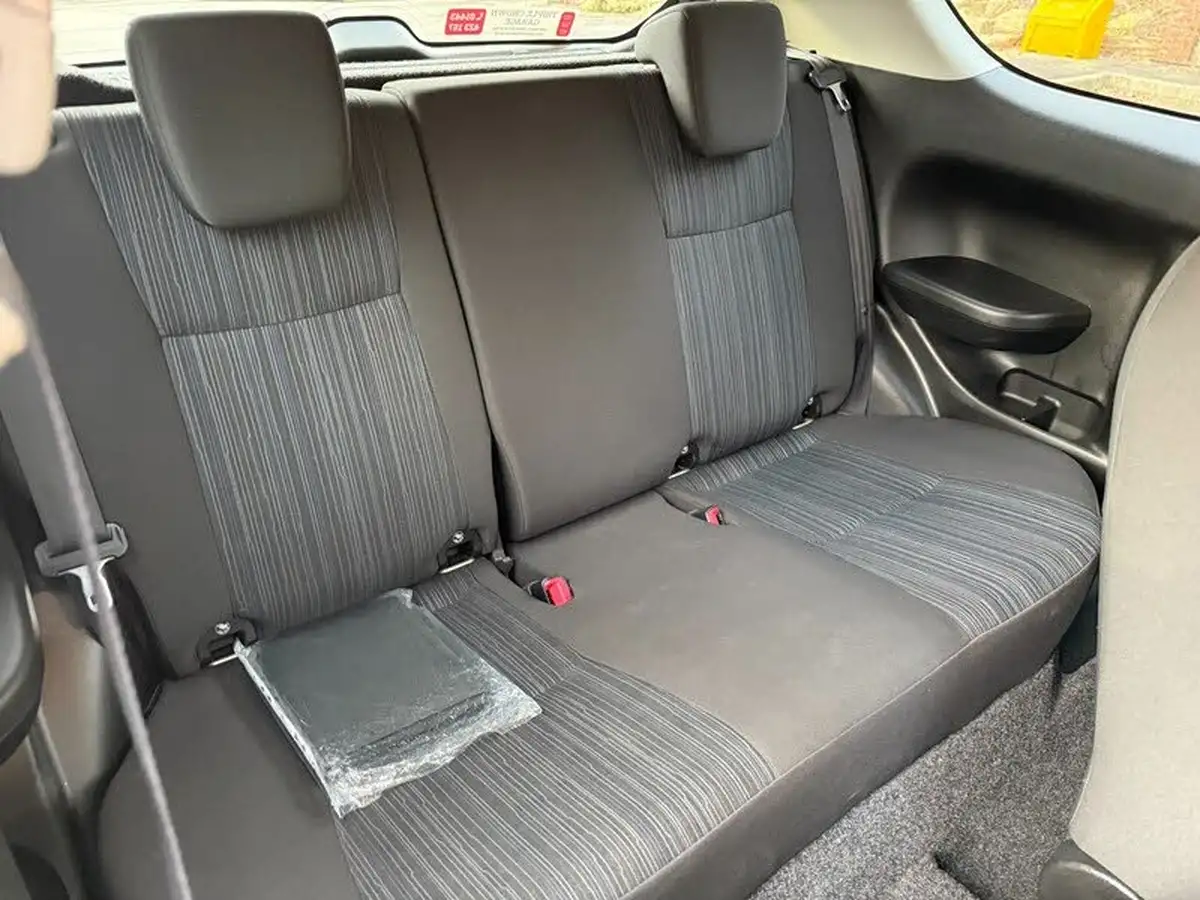 2014-suzuki-swift-12-sz-l-3d-big-16