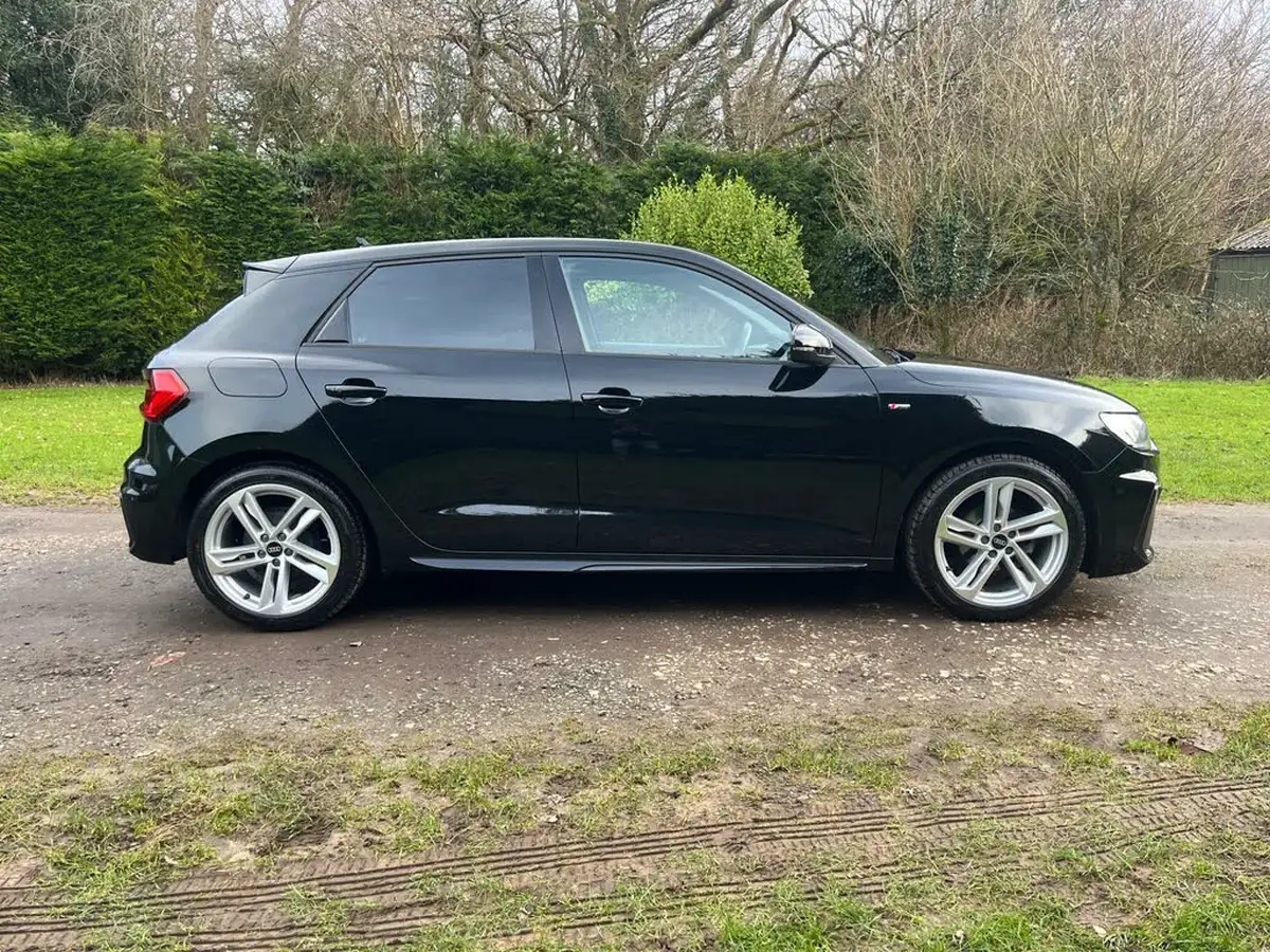 2022-audi-a1-10-25-tfsi-s-line-big-4