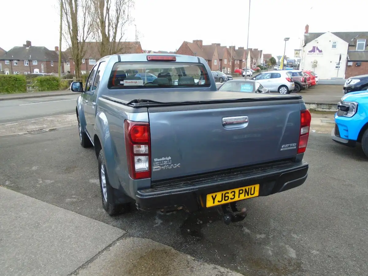 2013-isuzu-d-max-25td-eiger-big-3