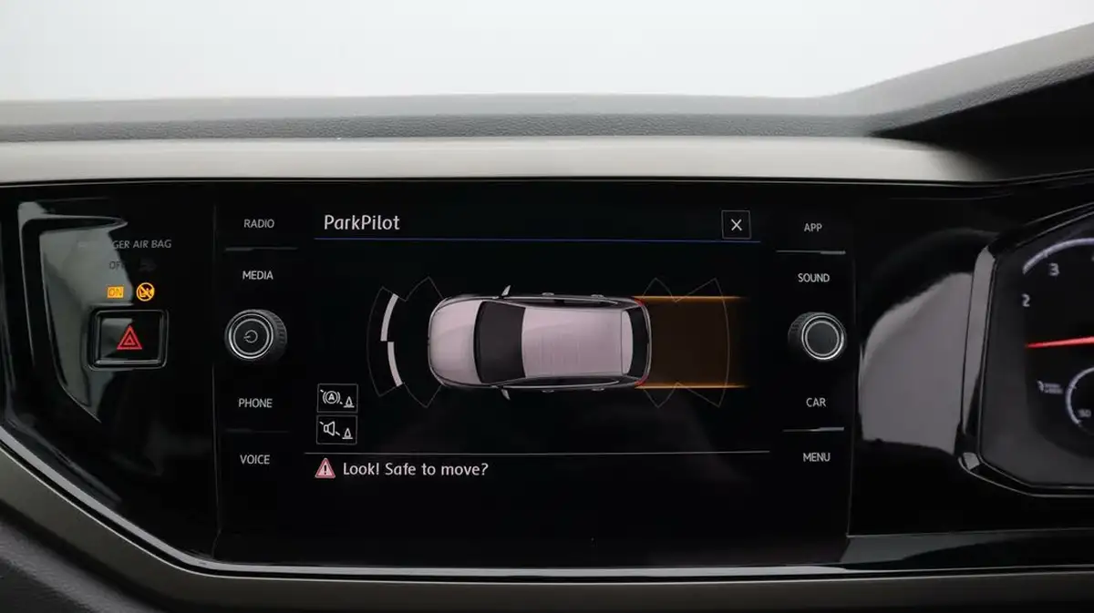 2020-volkswagen-polo-10-match-big-24