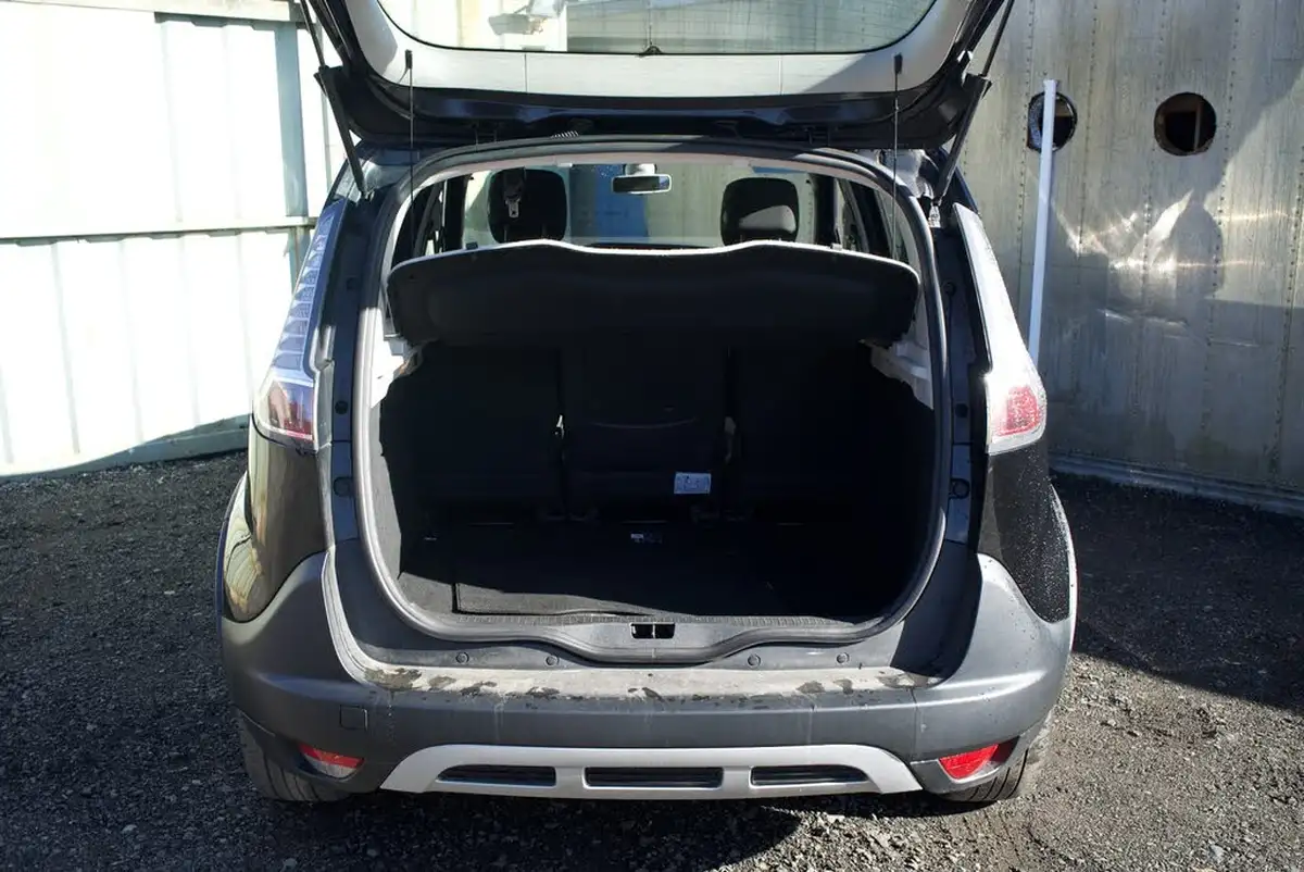 2015-renault-scenic-xmod-15dci-dynamique-nav-energy-ss-big-17