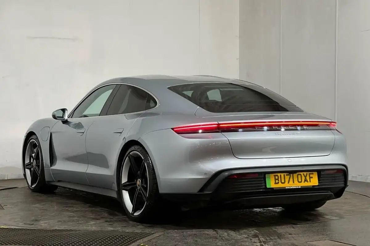 2021-porsche-taycan-e-4s-571ps-performance-battery-plus-big-17